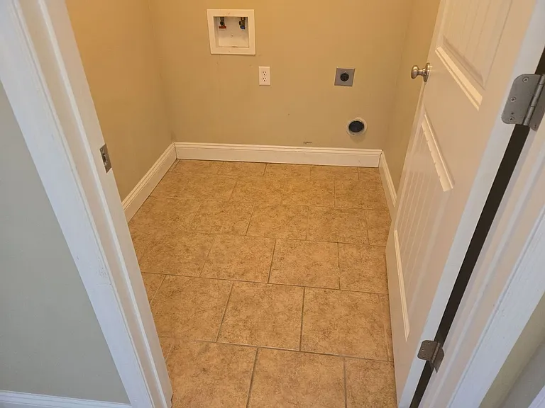 4916 Grant Dr — Photo 6