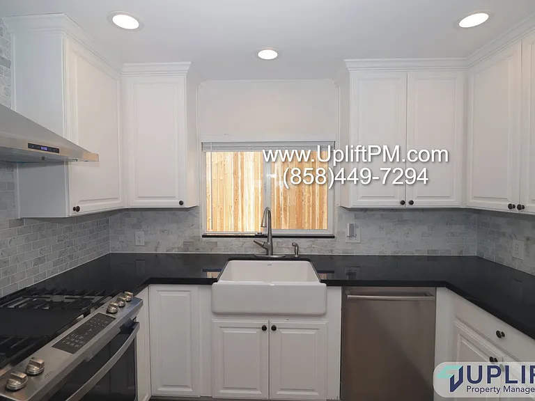 1225 Capistrano Ave #A — Photo 18