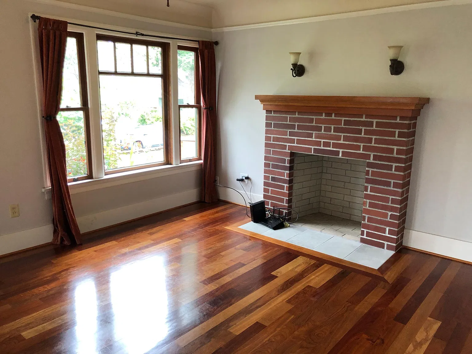 1752 NE Junior St — Photo 2