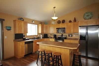 5th image of 609 36th Ave W