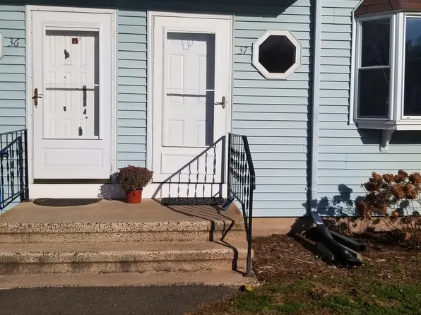 1 Abbott Rd Unit 37, Ellington, CT 06029