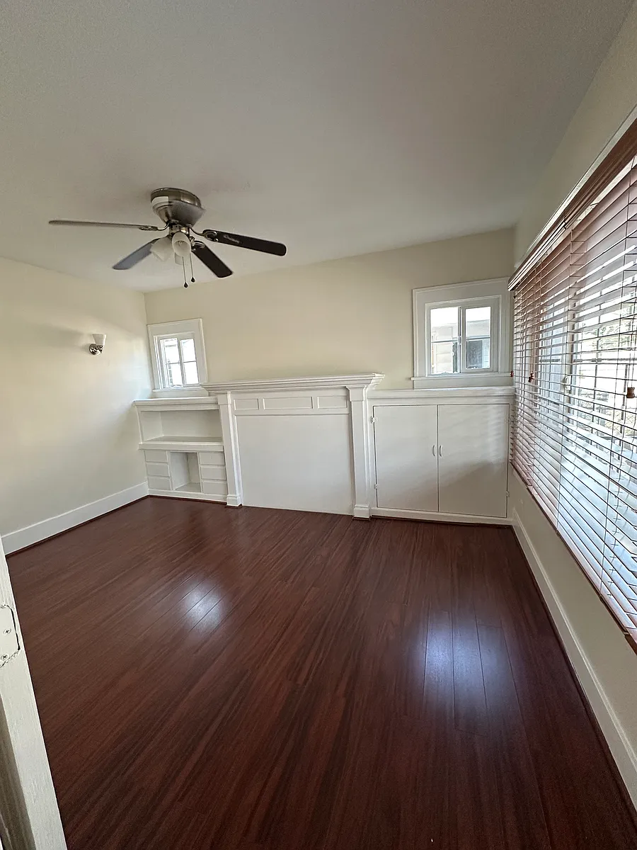 Room 1 - S Fremont Ave