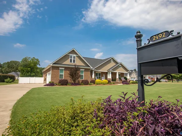 2492 Veranda Trce, Hokes Bluff, AL 35903