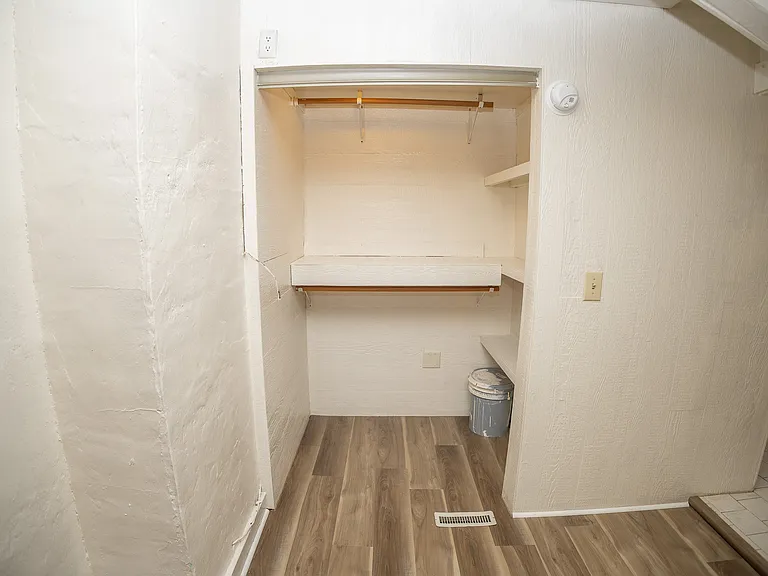 1112 E Miller St #B — Photo 15