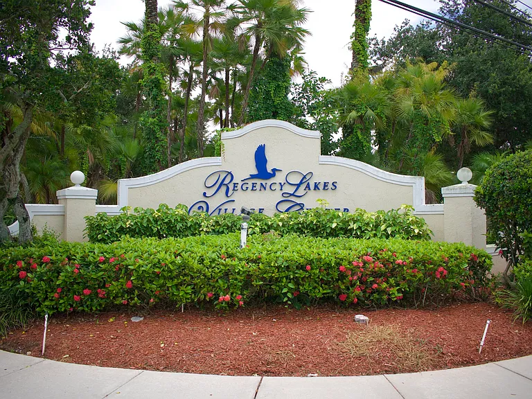4907 Pelican Mnr — Photo 41
