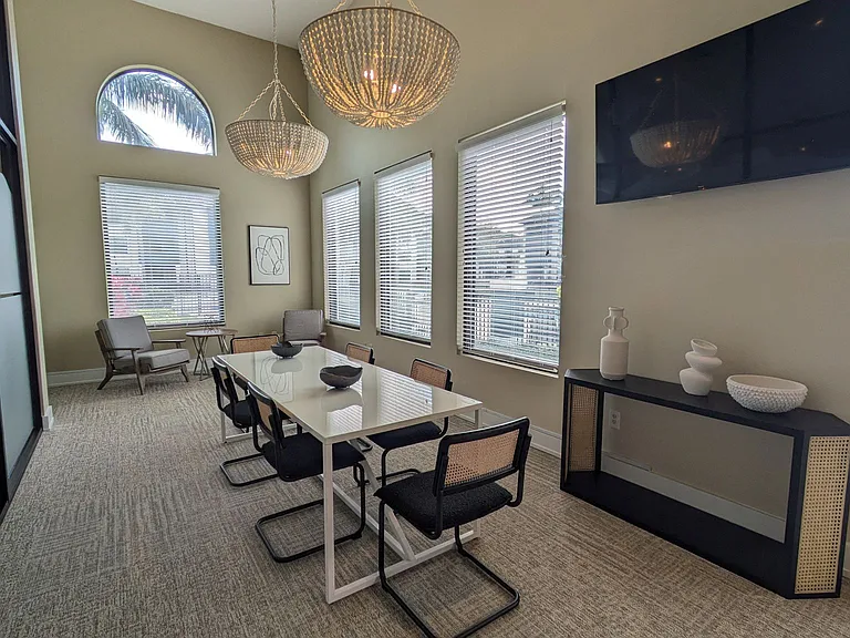 Vue at 1400 — Photo 10