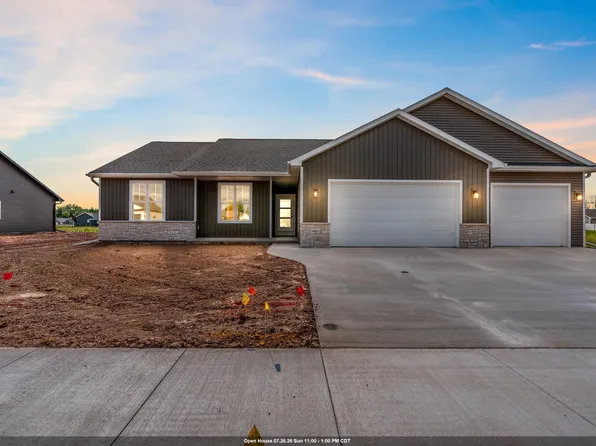 N8851 Killarney Way, Menasha, WI 54952