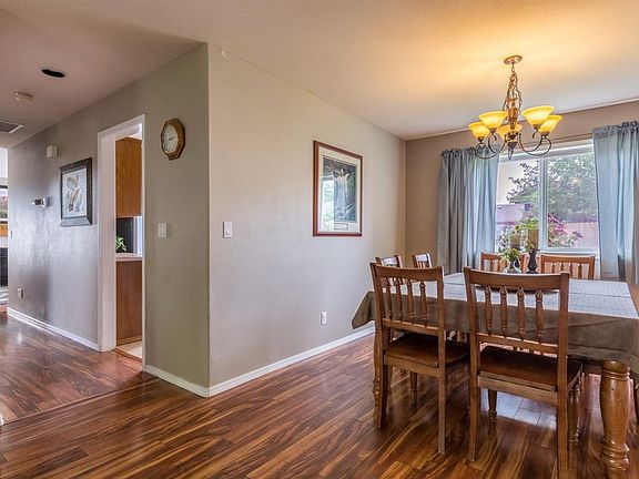 4th image of 1401 Canyon Ave