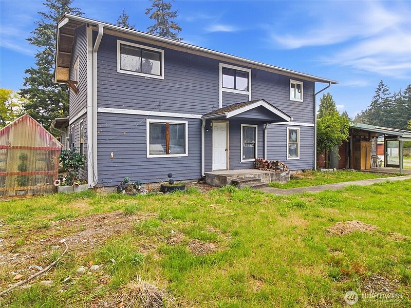 2nd image of 1123 Military Road E