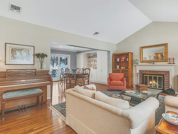 5th image of 62 Whitson Road