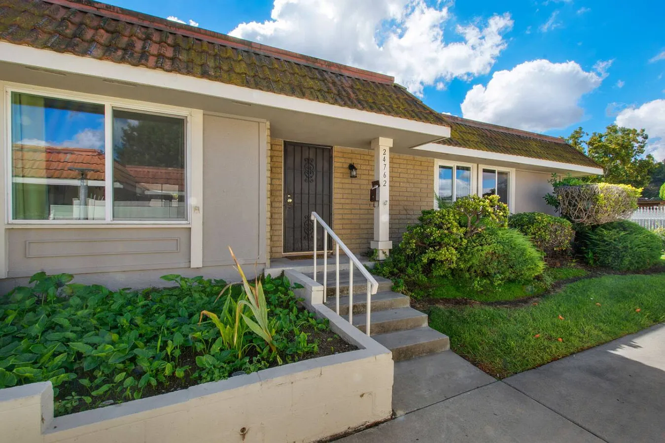 3 bed, 1240 sqft, $7,500 — Photo 2