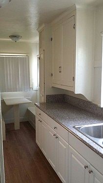 2nd image of 1017 N Mariposa Ave