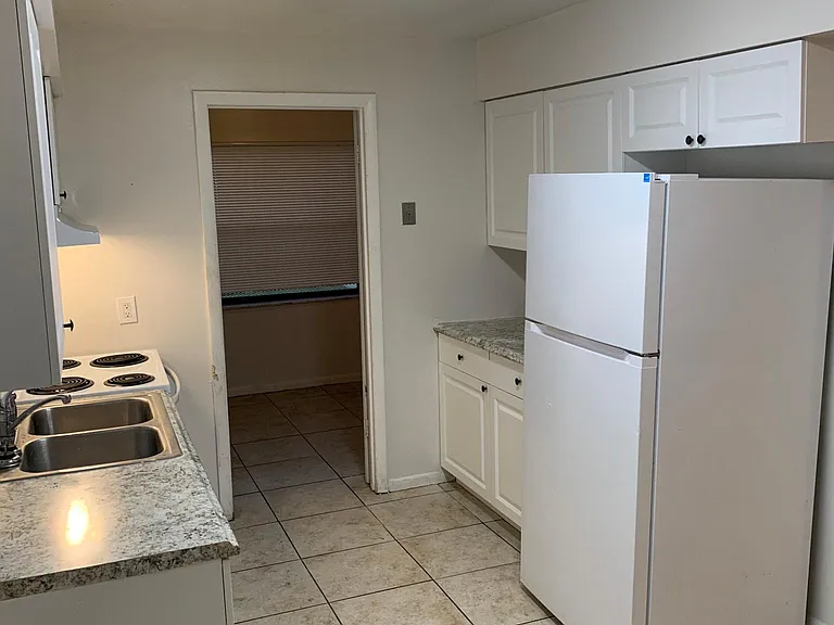 1506 Edgewood Ter — Photo 4