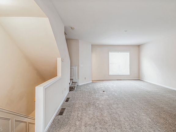 3rd image of 2353 Towneview Ct Unit 8