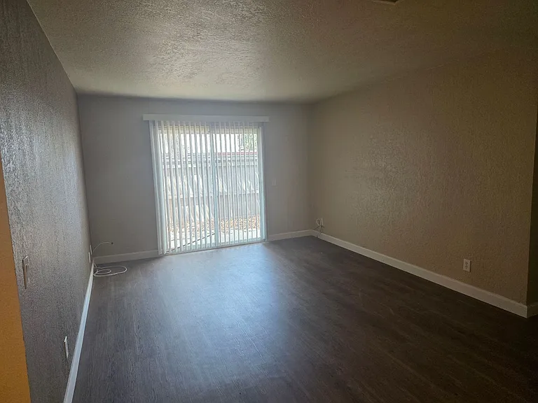 240 W Lincoln Ave #17 — Photo 7