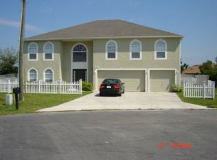 911 Naples Way, Kissimmee, FL 34758