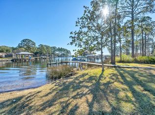 109 Dolphin Point Rd, Niceville, FL 32578