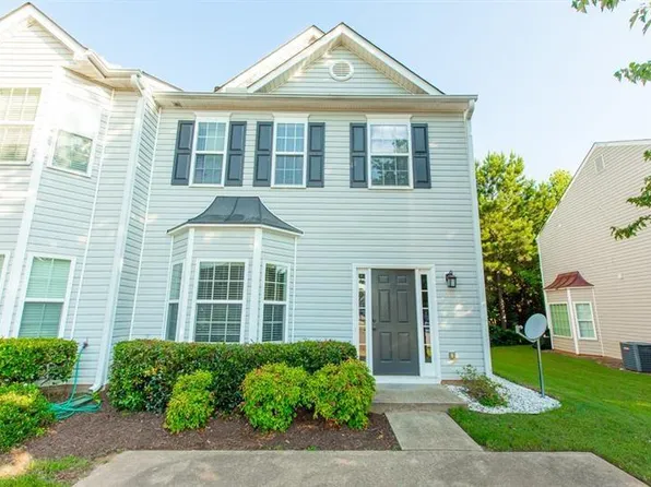 5069 Timber Hills Dr, Oakwood, GA 30566