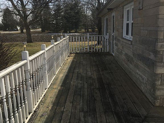 Deck in Front of House