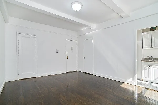 Rented by Living New York | media 12