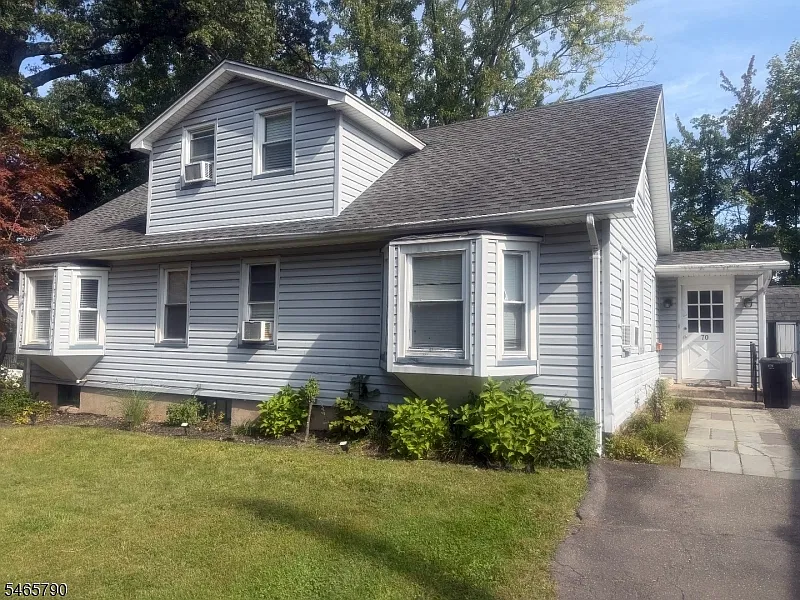 1 bed, 1.0 bath, $1,950 — Photo 2