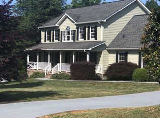 82 Highland Rd S, Dahlonega, GA 30533