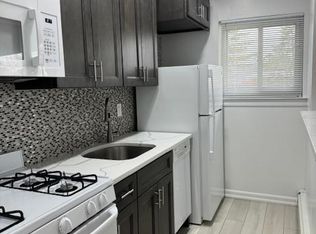 (Undisclosed Address), Pt Washington, NY 11050