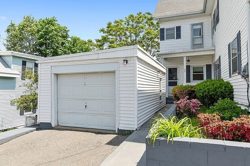 4 bed, 2201 sqft, $3,600 — Photo 4