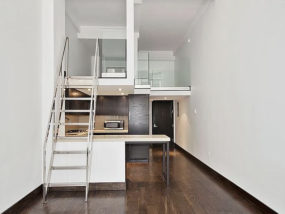 4th image of 254 Park Ave S APT 3J