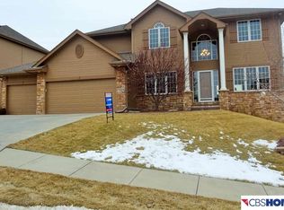 17105 Burdette St, Omaha, NE 68116