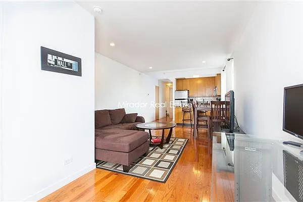 Rented by Mirador Real Estate | media 13