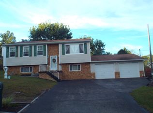 126 Ridgepark Dr, Beckley, WV 25801