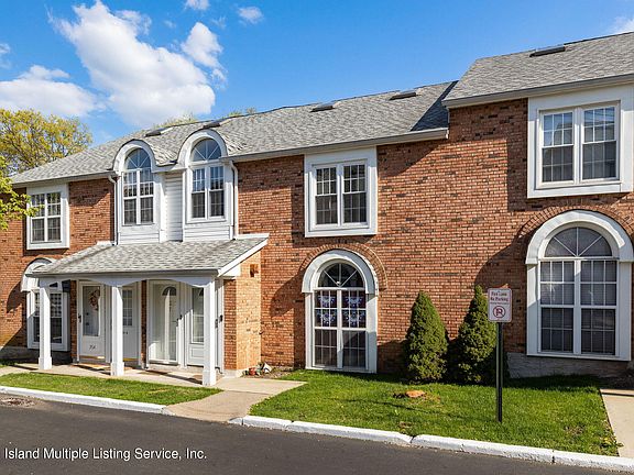 3rd image of 37 Village Ln #B