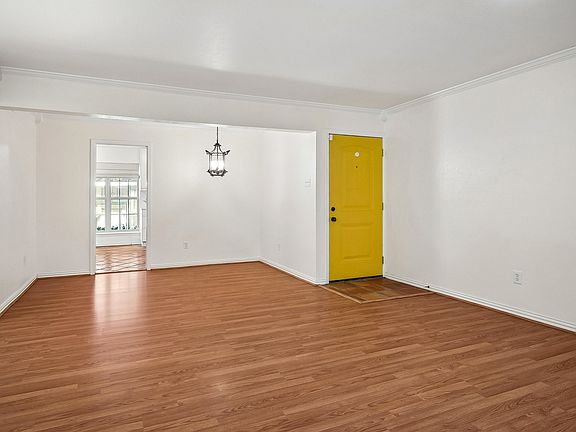 5th image of 525 W Lookout Dr APT 122