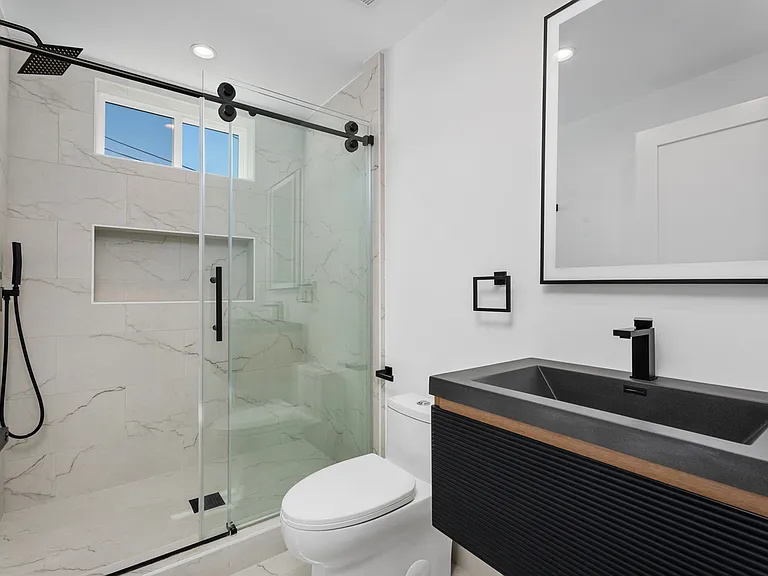 1325 W Ash Ave #B — Photo 6