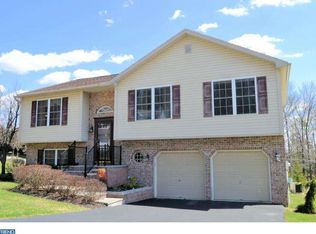 126 Slate Run, Douglassville, PA 19518