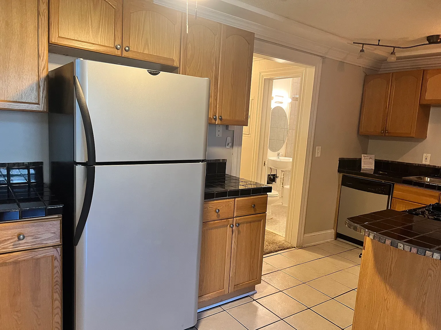 1 bed, 700 sqft, $1,400 — Photo 3