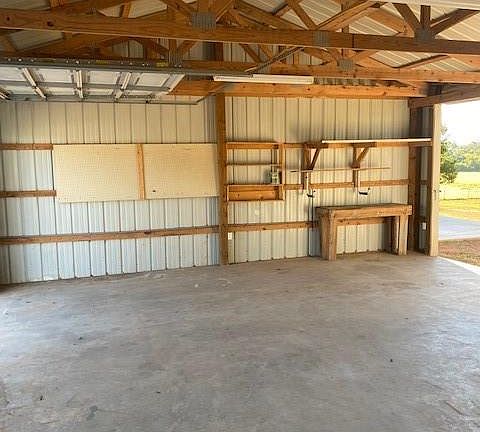 4th image of 13550 E State Highway 39