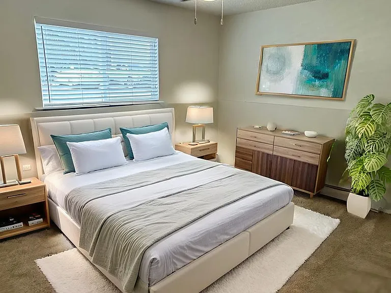 Cottonwood Creek Apartments — Photo 11