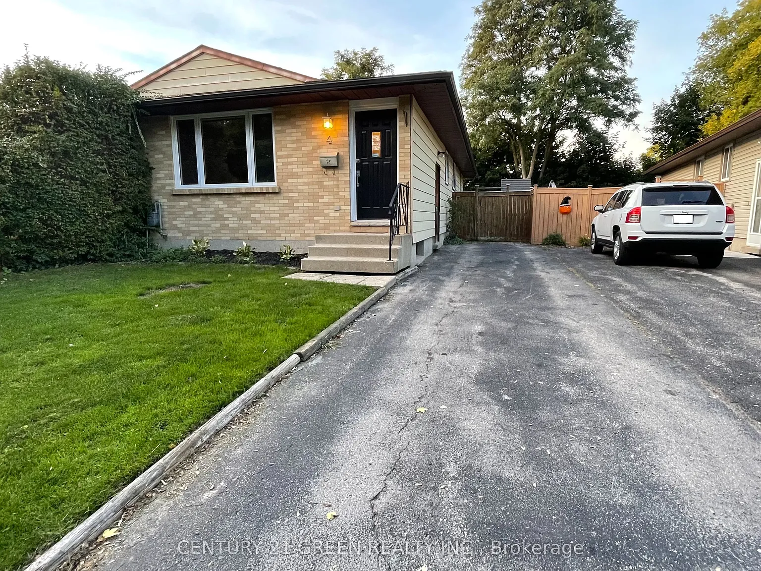 5 bed, $2,950 — Photo 2