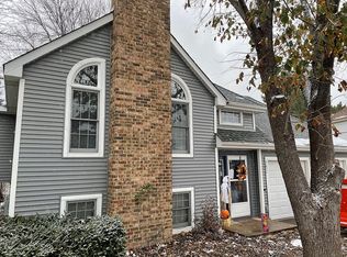 7631 W 111th St, Bloomington, MN 55438