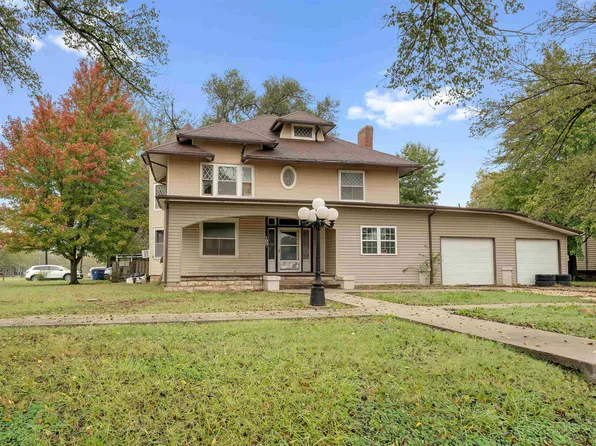 103 N Mulberry St, Eureka, KS 67045