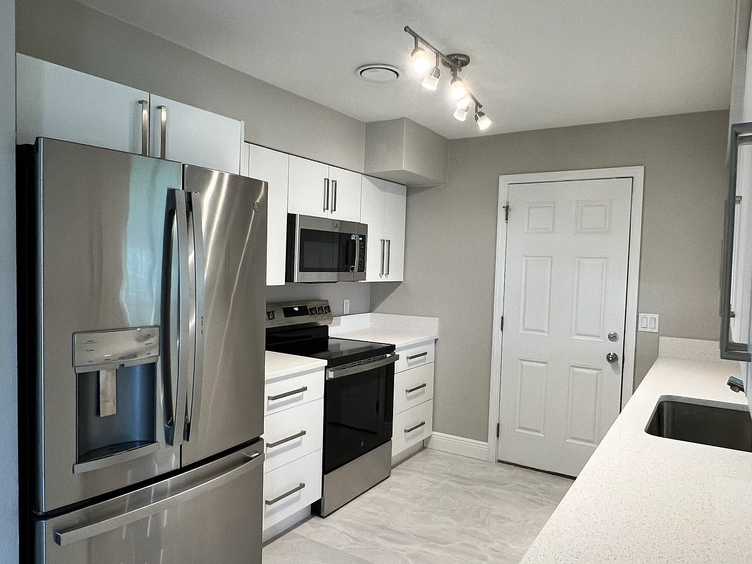 7615 Northern Oak St — Photo 3