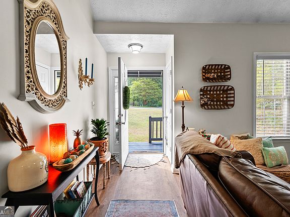 5th image of 95 O'Tara Woods Dr