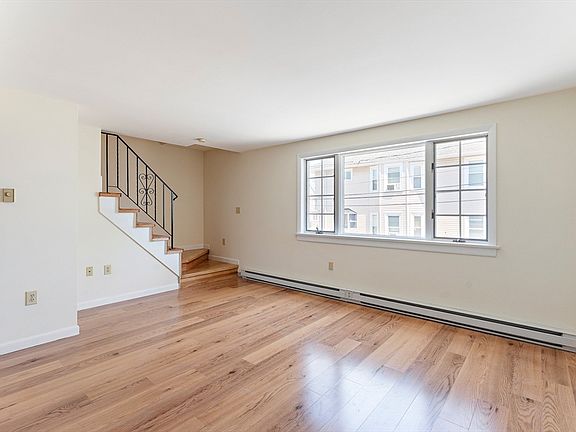 4th image of 49-49R Ashton St #5