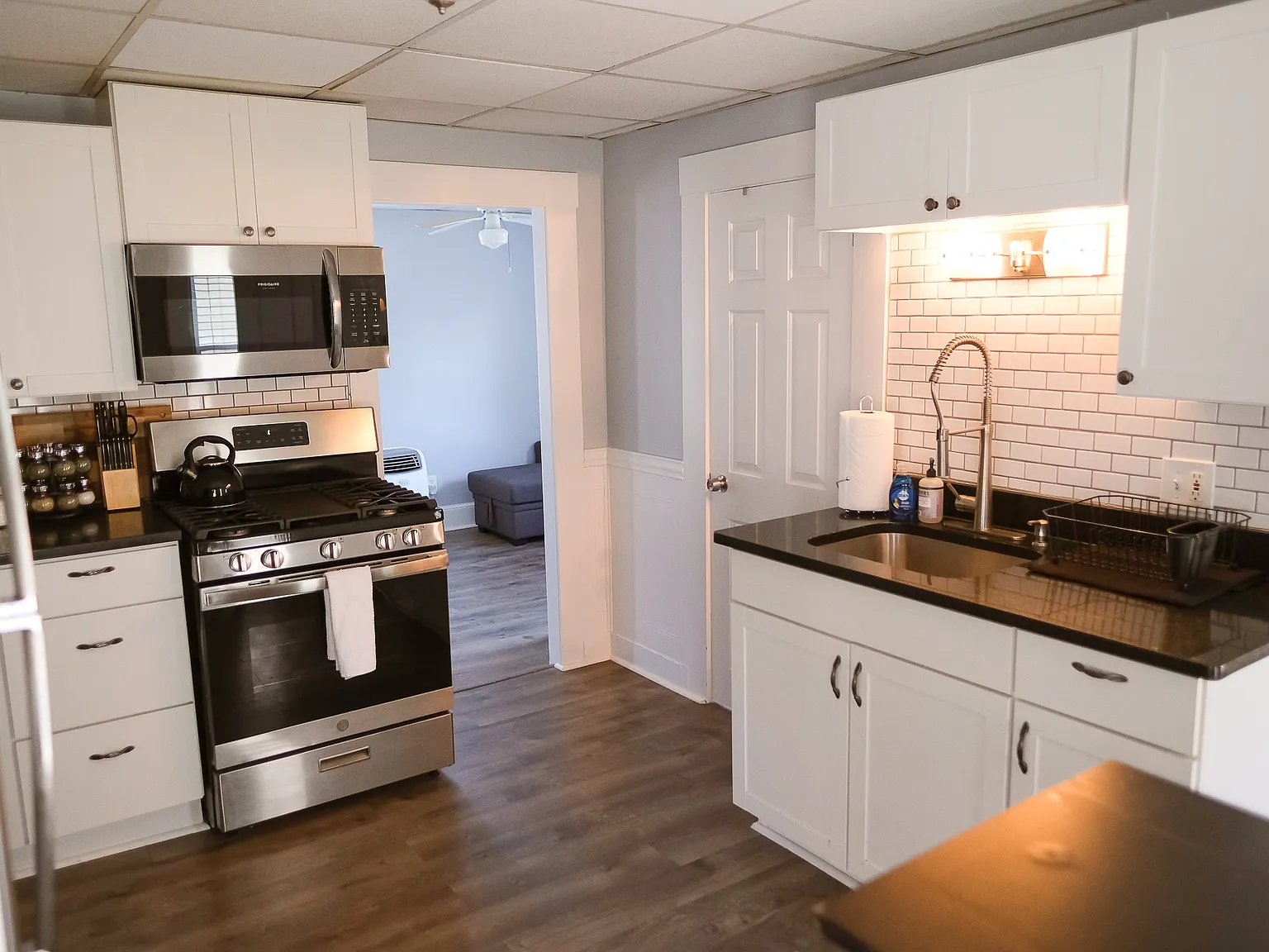 2 bed, 800 sqft, $2,000 — Photo 4