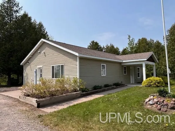 49763 Rosenlund Rd, Hancock, MI 49930
