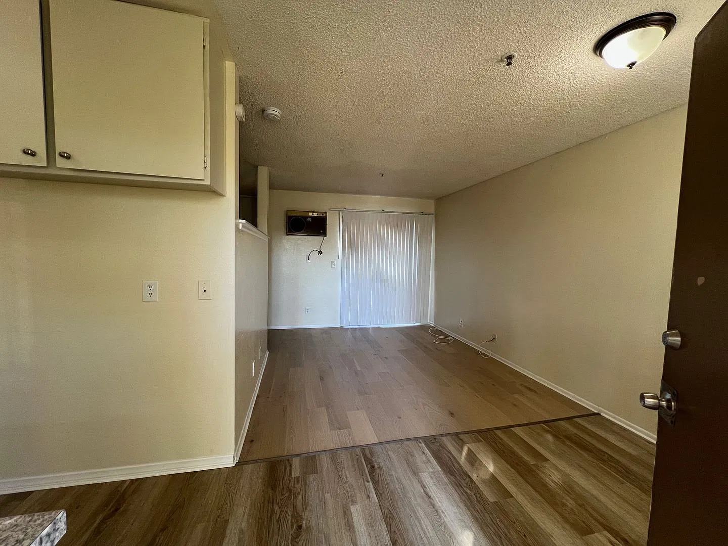 1202 N Van Ness — Photo 3