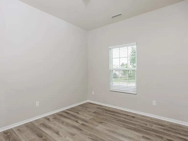 179 Plymouth Dr — Photo 12