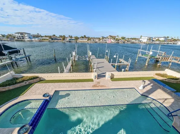 17044 Dolphin Dr, North Redington Beach, FL 33708